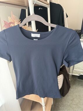 Aritzia Contour Women’s Short Sleeve Crewneck Top —